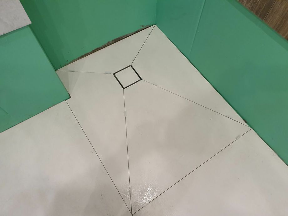 Укладка крупноформатного керамогранита на пол на Ленинском пр.  1